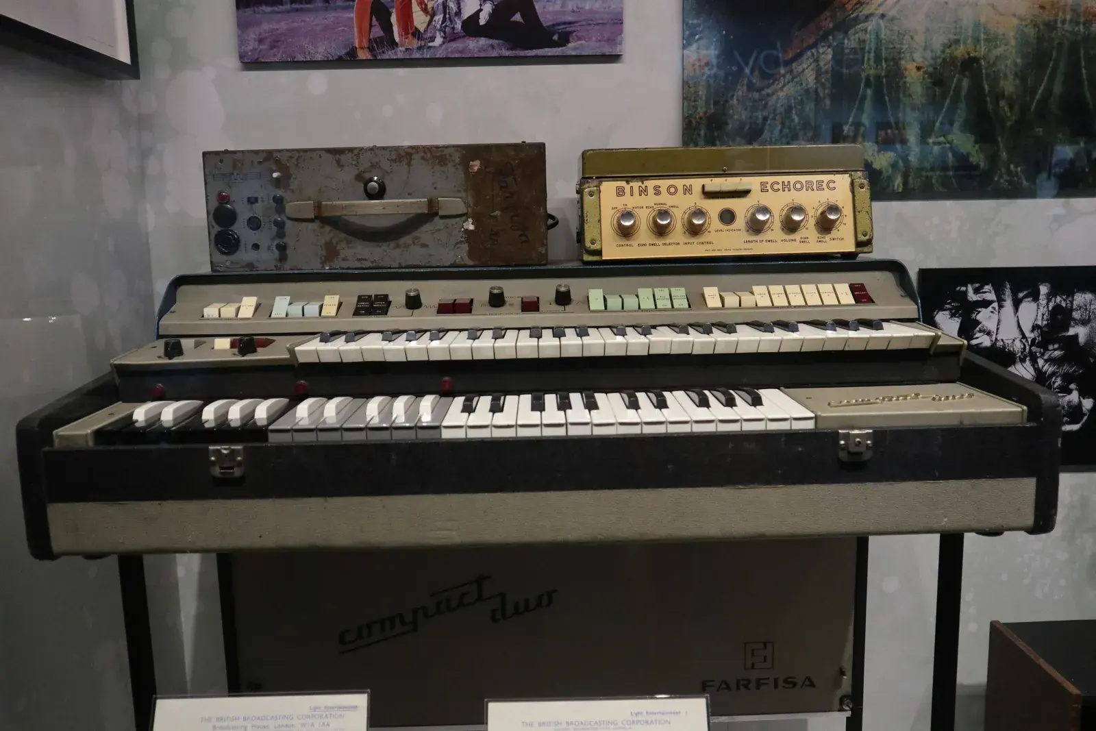 Farfisa Compact Duo drawbar organ, front