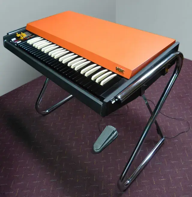 Vox Continental drawbar organ