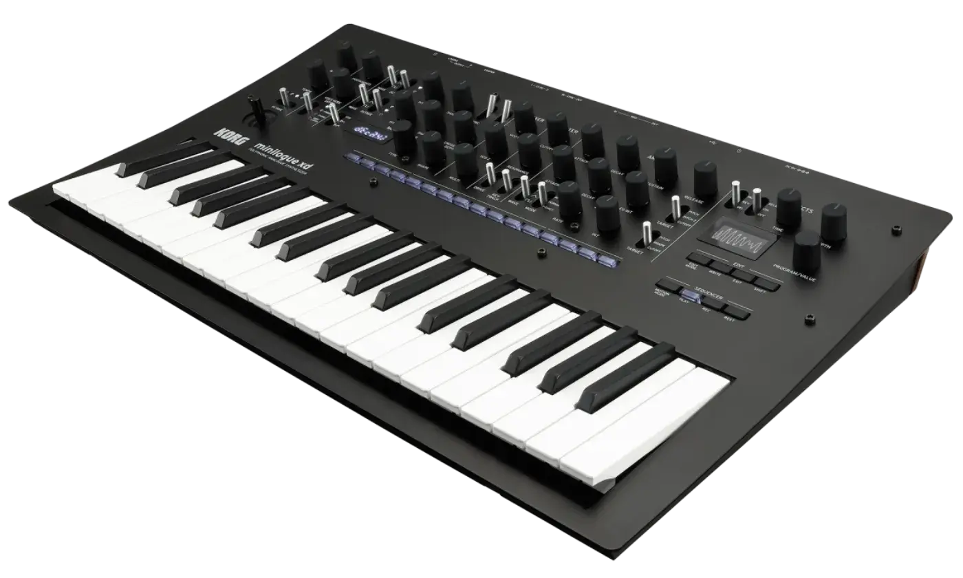 Korg minilogue xd synthesizer